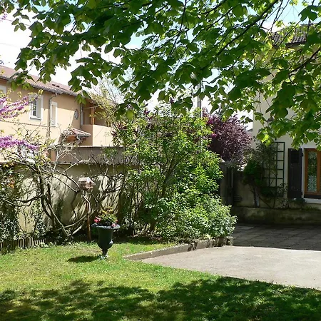 Le Relais De St Jean Nocleg ze śniadaniem Saint-Jean-de Niost